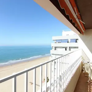 apartamento-playa-victoria-cadiz.hotelsincadiz.net/
